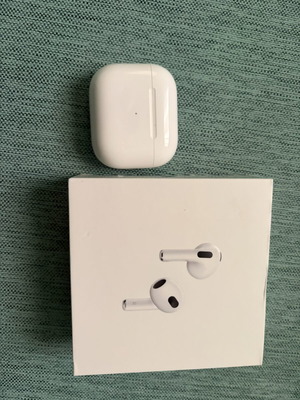 Apple AirPods 3rd generation like new with minor defect
