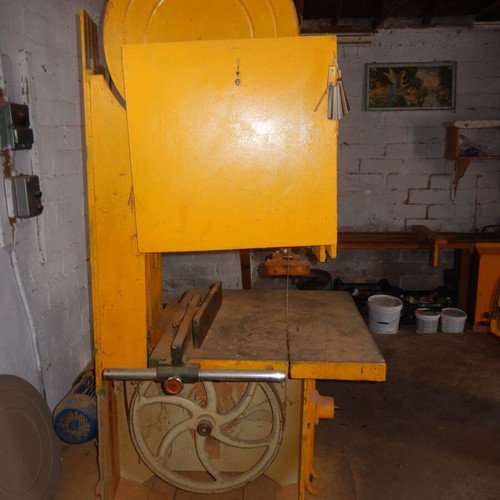 Carpentry tools used, operate with single-phase power