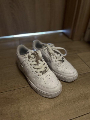 Παπούτσια Nike Air Force 1 White σαν καινούργια