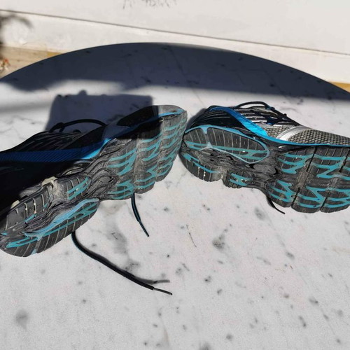 Mizuno Wave athletic shoes used, size 46, gray