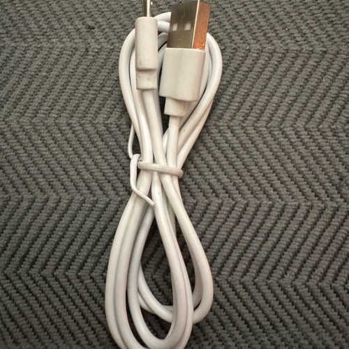 I Luv Bluetooth Earbuds like new