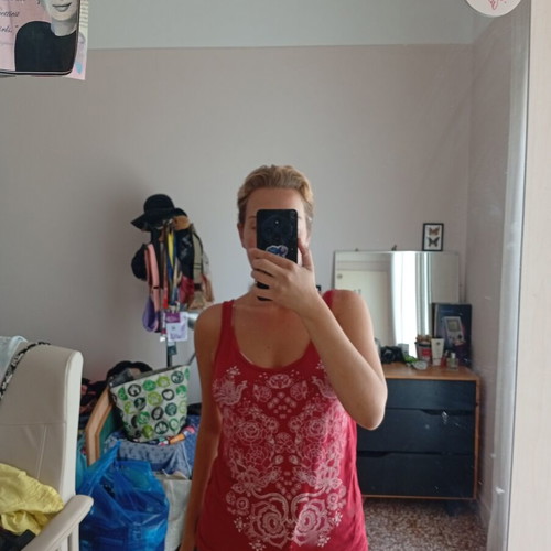 Red and white casual tank top, size M
