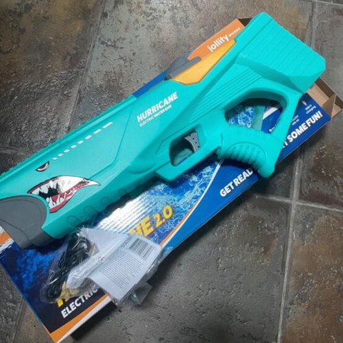 Electronic rechargeable water gun