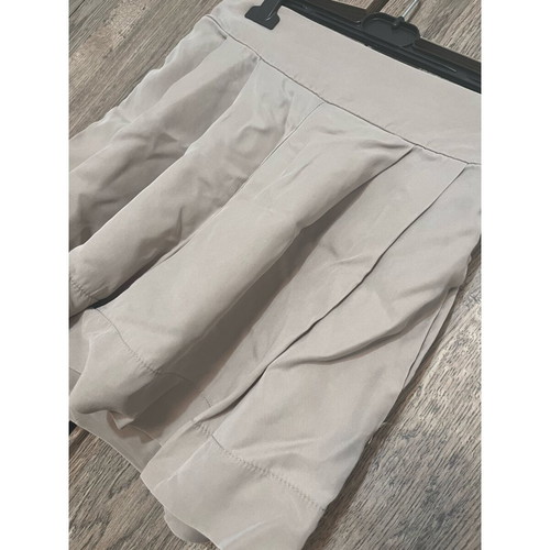 Fabric shorts like new, elastic waist, gray and beige, one size