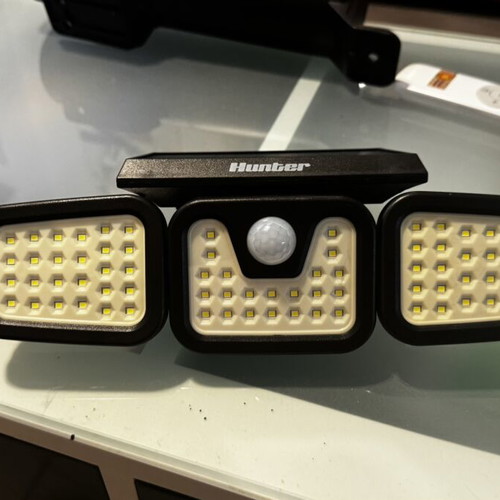 Hunter X0029 Solar Lamp like new, 2*1200mAh, 300 lumens