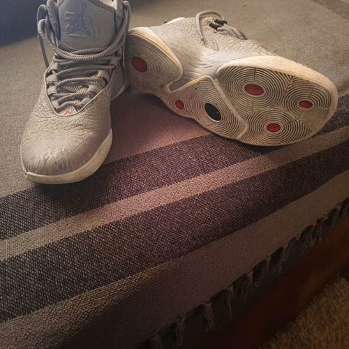 Jordan athletic shoes like new, gray, size 42