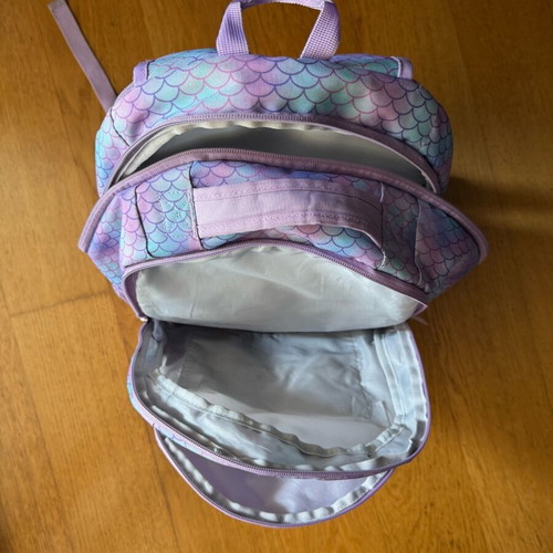 I Believe in Mermaids school set like new with bag and accessories