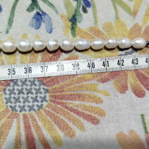Necklace with natural freshwater pearls like new