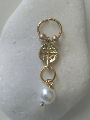 Baptismal martyrika gold-plated Konstantinato with pearl, pack of 50 pieces