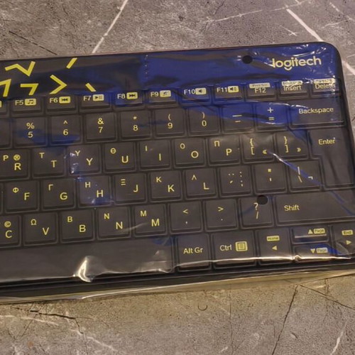 Logitech MK240 Nano wireless keyboard and mouse set US layout like new
