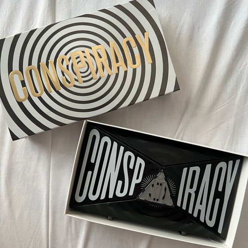 Jeffree Star Cosmetics x Shane Dawson Conspiracy Palette new in original packaging