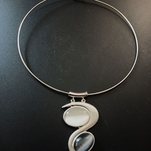 Necklace with iridescent white and deep blue stones like new