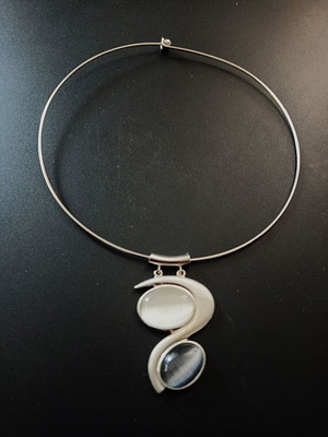 Necklace with iridescent white and deep blue stones like new