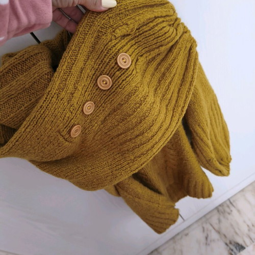 Knitted sweater with large collar like new, yellow, size M