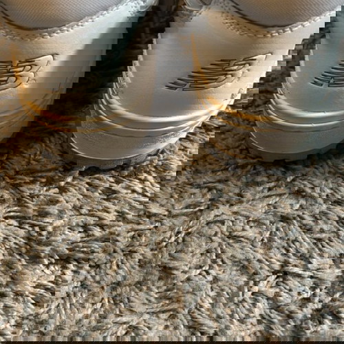 New Balance 550 athletic shoes like new, size 45.5, white