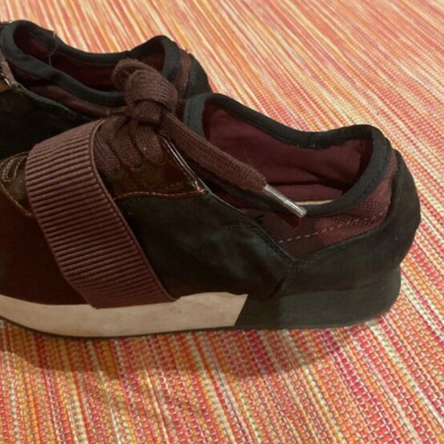 Women's Burgundy Sneakers with Elastic Strap, Size 38.5