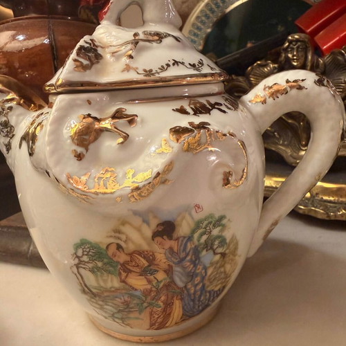 Japan teapot used with historic design