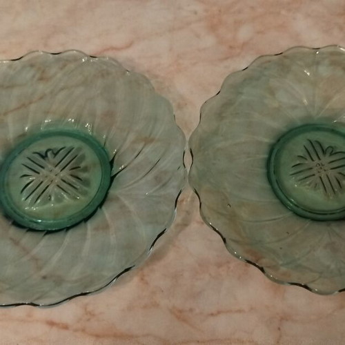 Vintage Depression Glass Dessert Plates Set of 8 like new