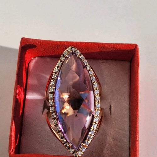 Gold 18K ring with amethyst and 38 diamonds used