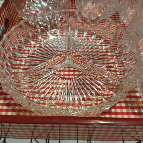 Vintage glassware set like new with ice bucket and snack plate
