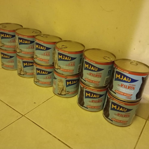Mjau cat food 12 cans 635g new