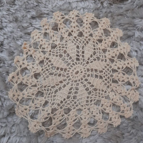 Set of 2 handmade doilies like new, ecru-beige
