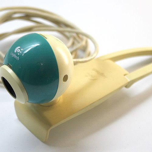 Logitech QuickCam Webcam V-UAP42 used with manual focus