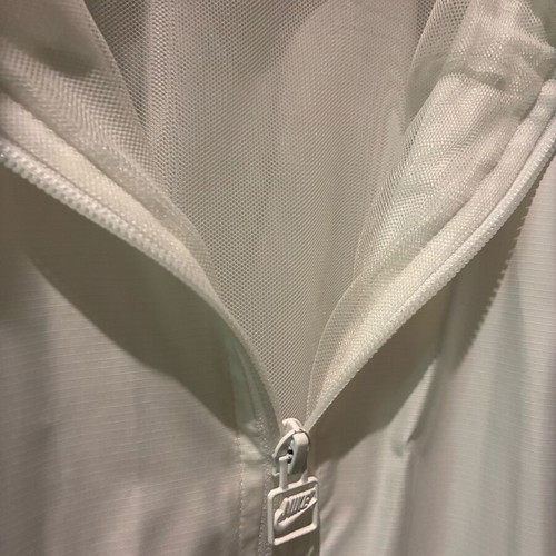 Nike Air Max Plus windbreaker jacket like new, size M, white and black