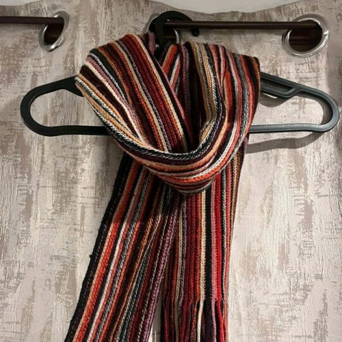 Knitted scarf like new, multicolored