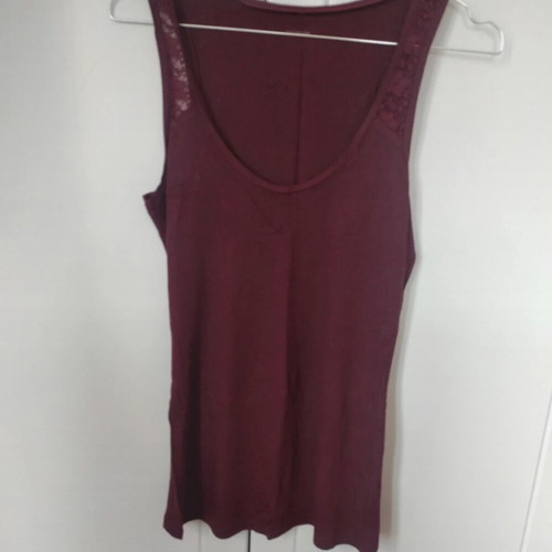 Tezenis tank tops 2 pieces like new, dark blue and burgundy
