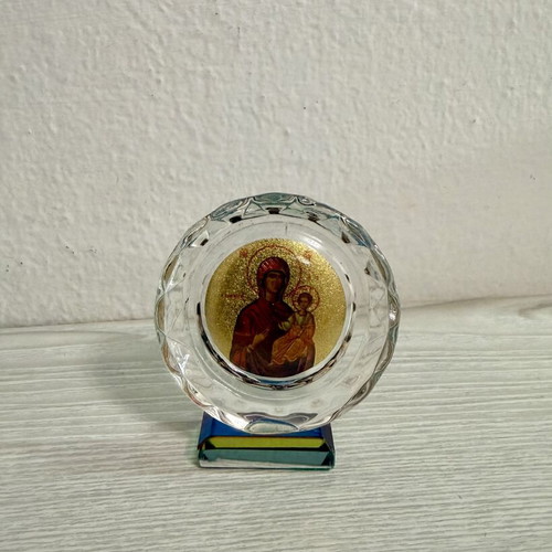Icon of Virgin Mary used with crack on back