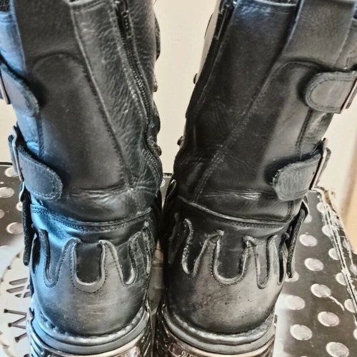 New Rock M-107 Reactor boots like new, size 42, black