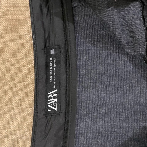 Zara mini skirt like new, black with crinkled leather look