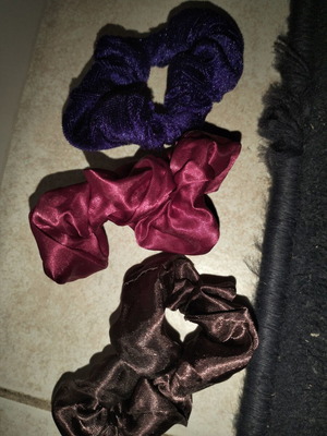 Scrunchies μαλλιών με βελούδινη και μεταξωτή υφή, σαν καινούργιο, σε 3 χρώματα