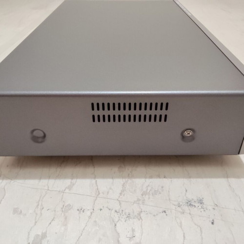 Yamaha Bluray Disc Player BD S667 like new