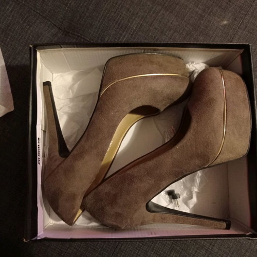 Gray suede pumps used, winter style with gold detail, size 40