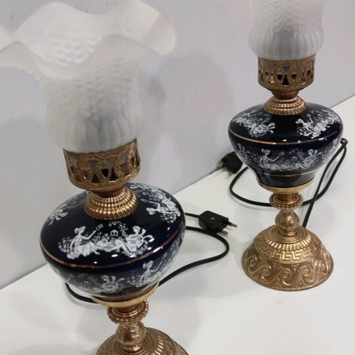 Table lamp pairs like new