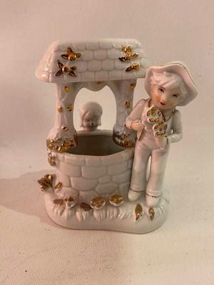 Vintage porcelain figure used 13x10 cm