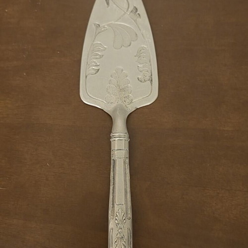 Branded knives set like new, 80+ pieces with authenticity stamps