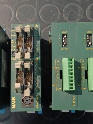 Plc Nais FPO series like new, package with analog units and power supply