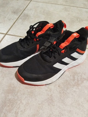 Adidas women's basketball shoes like new, size 39, black and orange