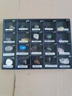 Minerals collection new, 140 pieces with all magazines