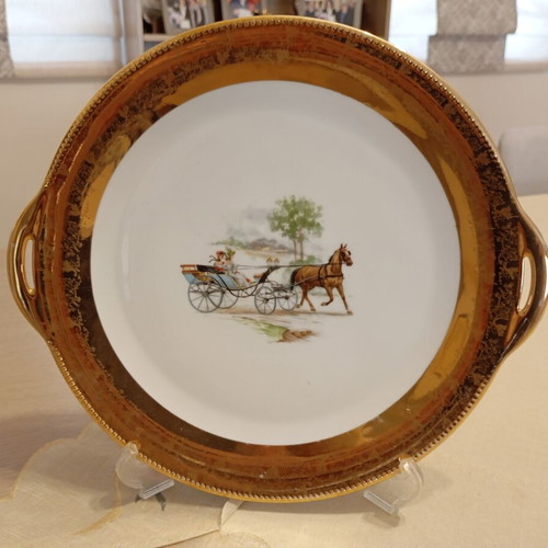 Porcelain decorative plate in like new condition