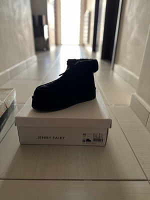 Jenny Fairy black ankle boots size 40 like new