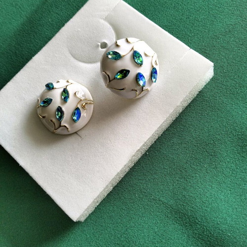 Stud earrings new with white, blue and mint leaves
