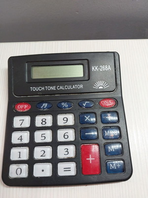Small calculator like new with visible letters