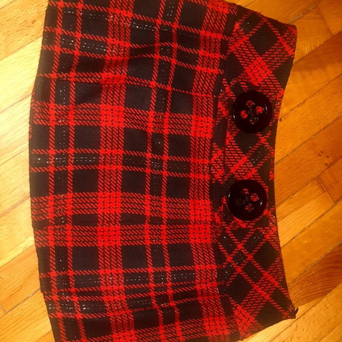 Short skirt with glitter like new, black and red, size L