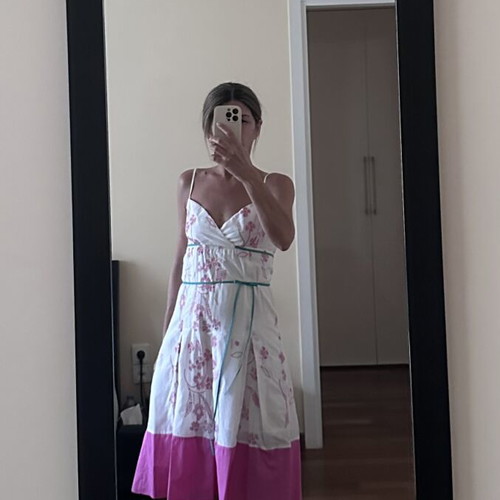 BCBG Maxazria Y2K dress like new, Summer Roberts The O.C. style