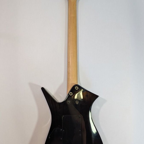 AXL Mayhem FireAx electric guitar like new with carrying case