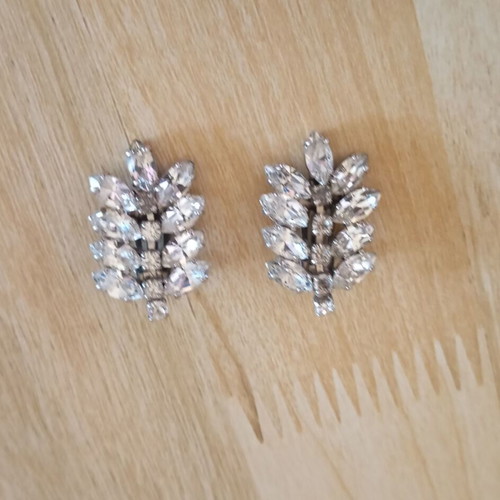 Vintage earrings with clips, like new, transparent crystals